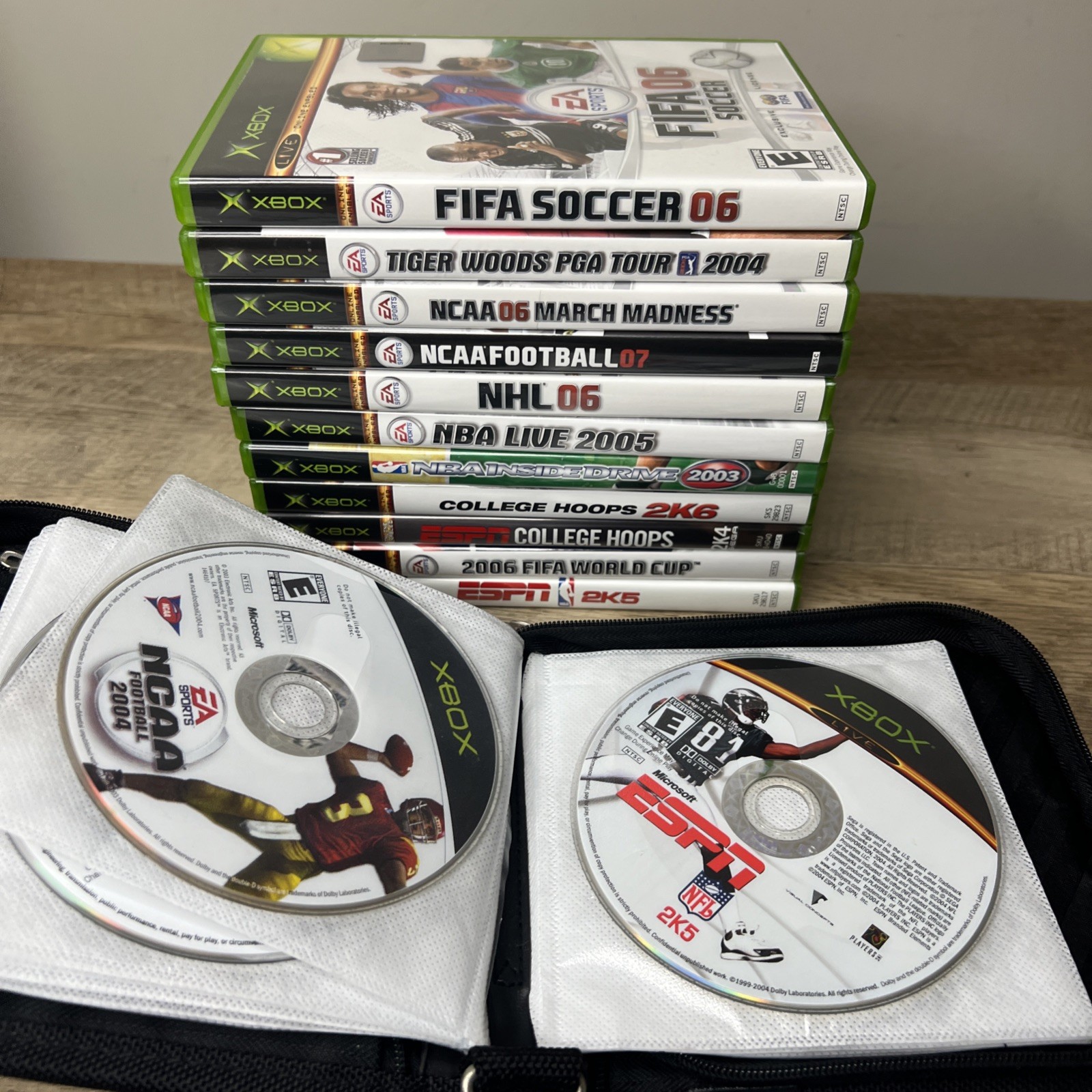 Lot Of 20+ Original Xbox Games some In Box Some Loose Discs – Comes With Case