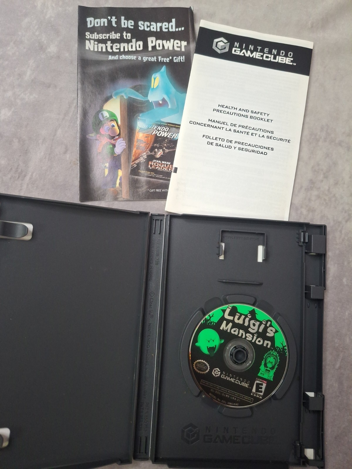 Luigi’s Mansion – (Nintendo GameCube, 2003)
