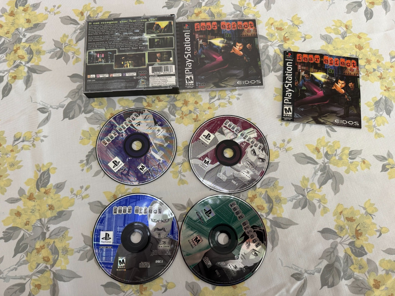 Fear Effect (Sony PlayStation 1, 1999) PS1 Complete CIB 4 Disc Set Black Label