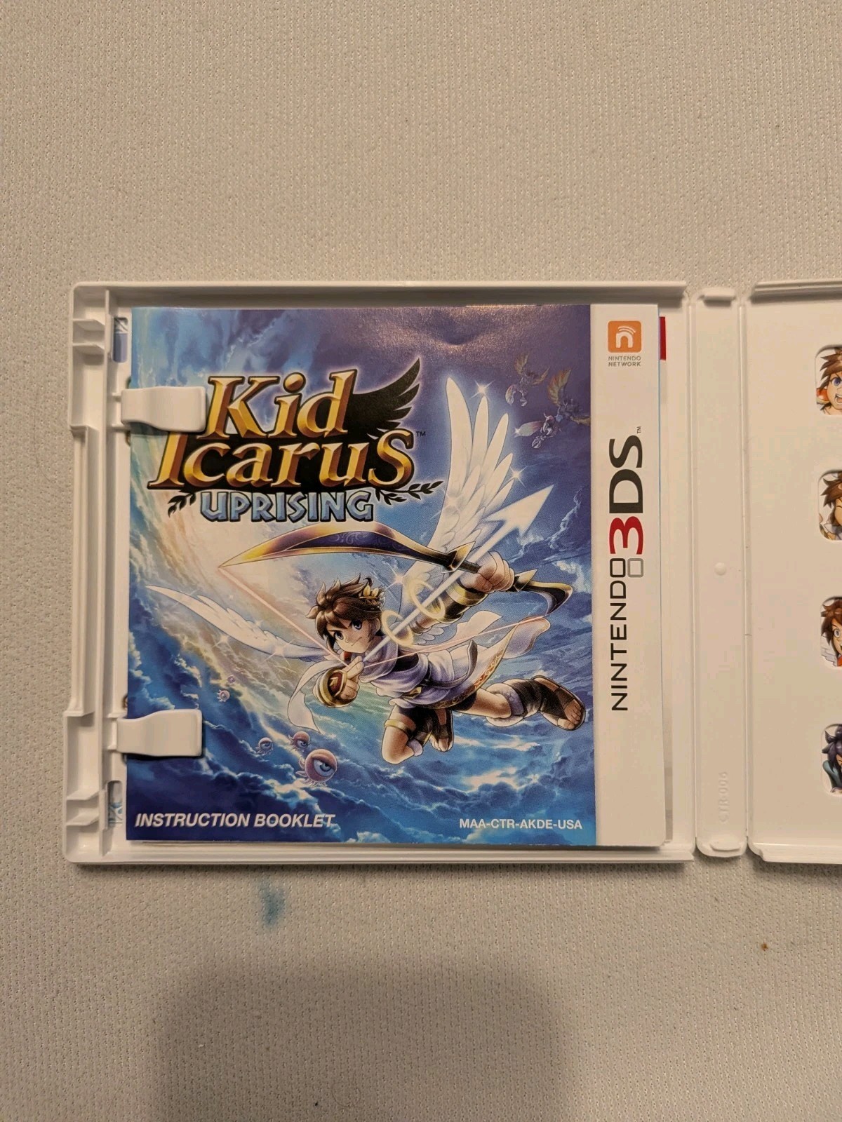 Kid Icarus: Uprising – CIB – Nintendo 3DS – 2012