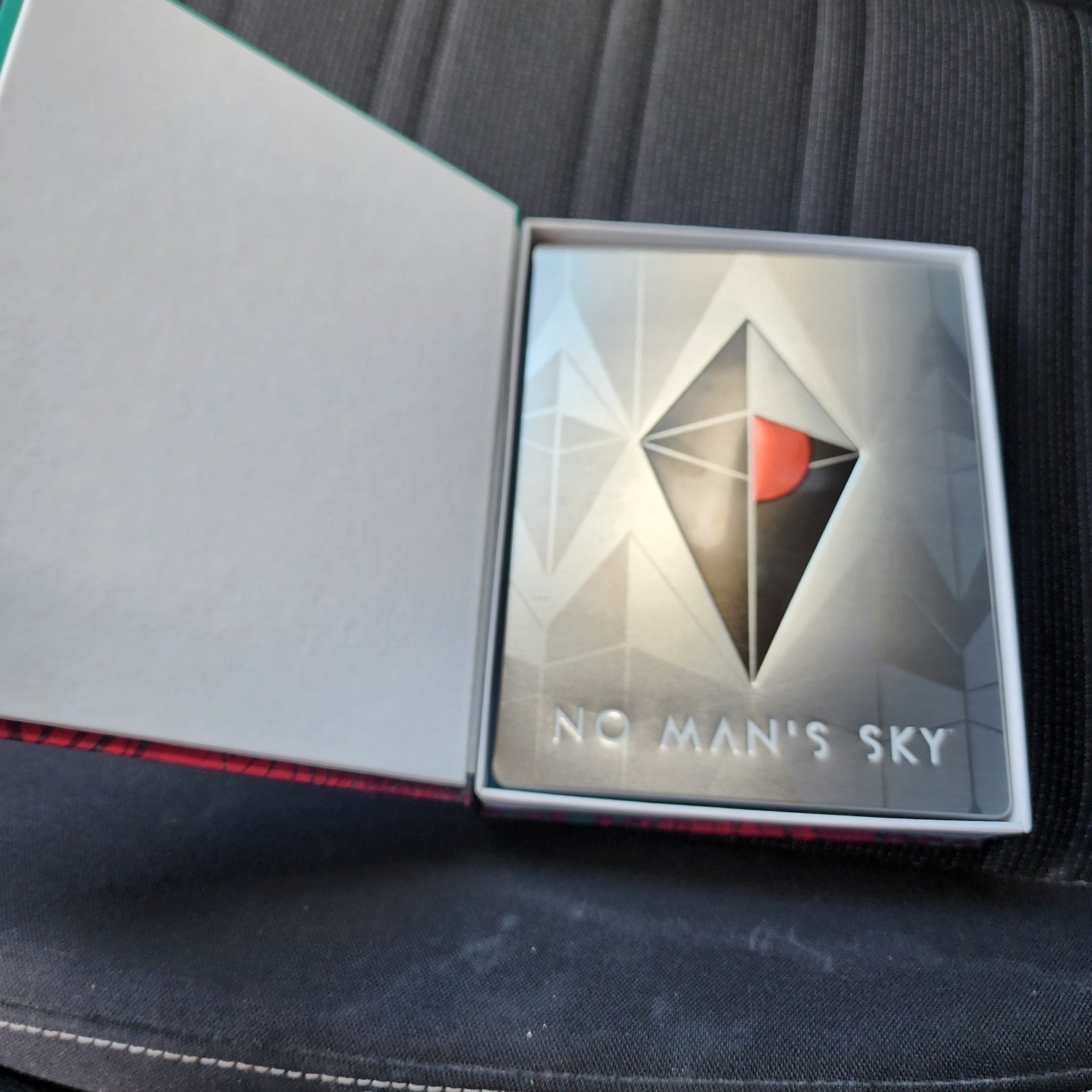 No Man’s Sky – PS4 – Limited Edition + Game + Comic & Artbook