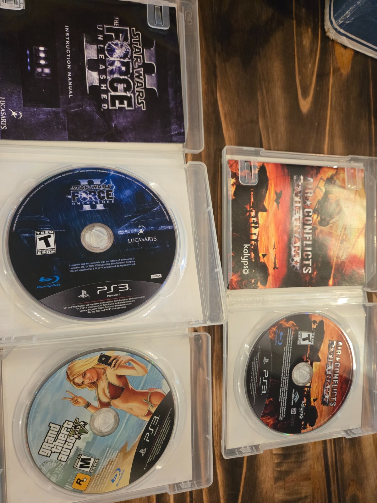 3 game ps3 bundle- Gta V ,Star wars Force unleashed 2, Air conflict Vietnam (FF)