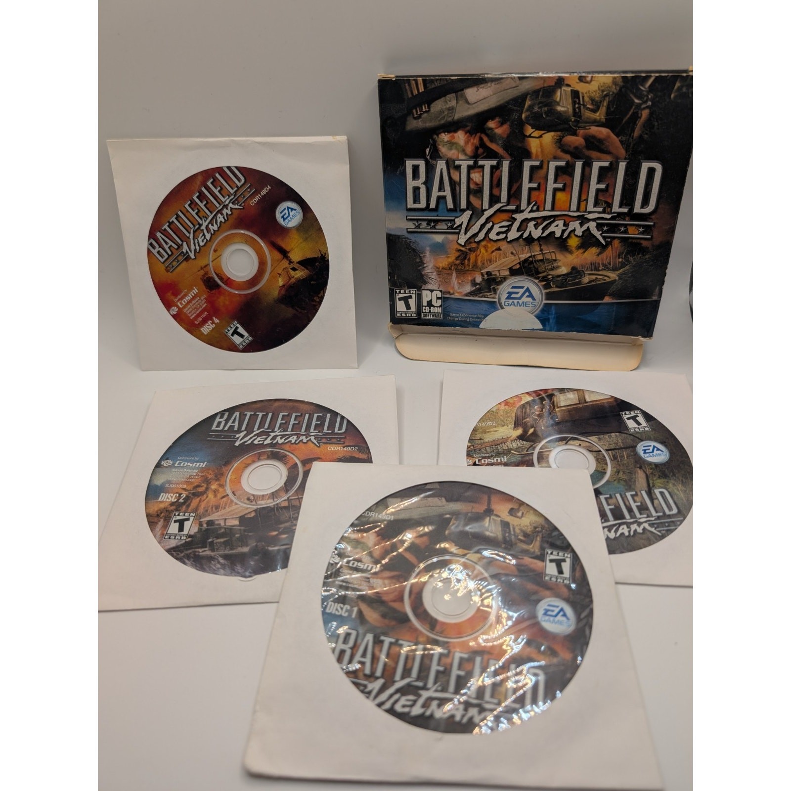 Battlefield Vietnam PC CD ROM EA Games 4 CD’s 2001 Rated T Teen Video Game