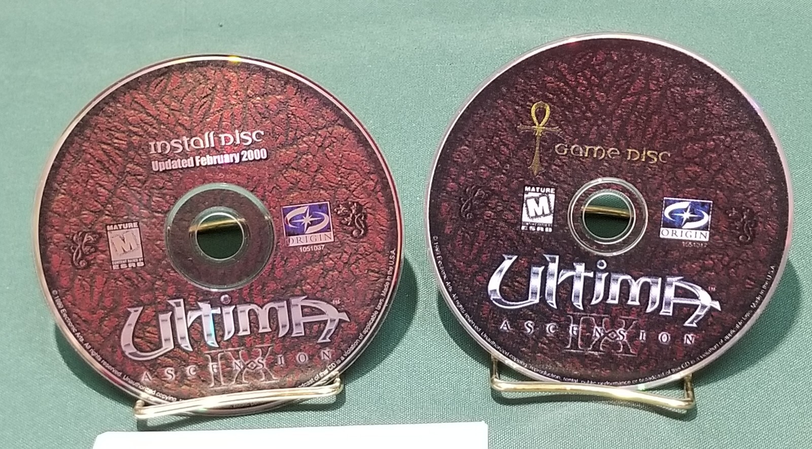 Ultima IX: Ascension (PC 2000) 2 Disc Set – Discs Only Tested