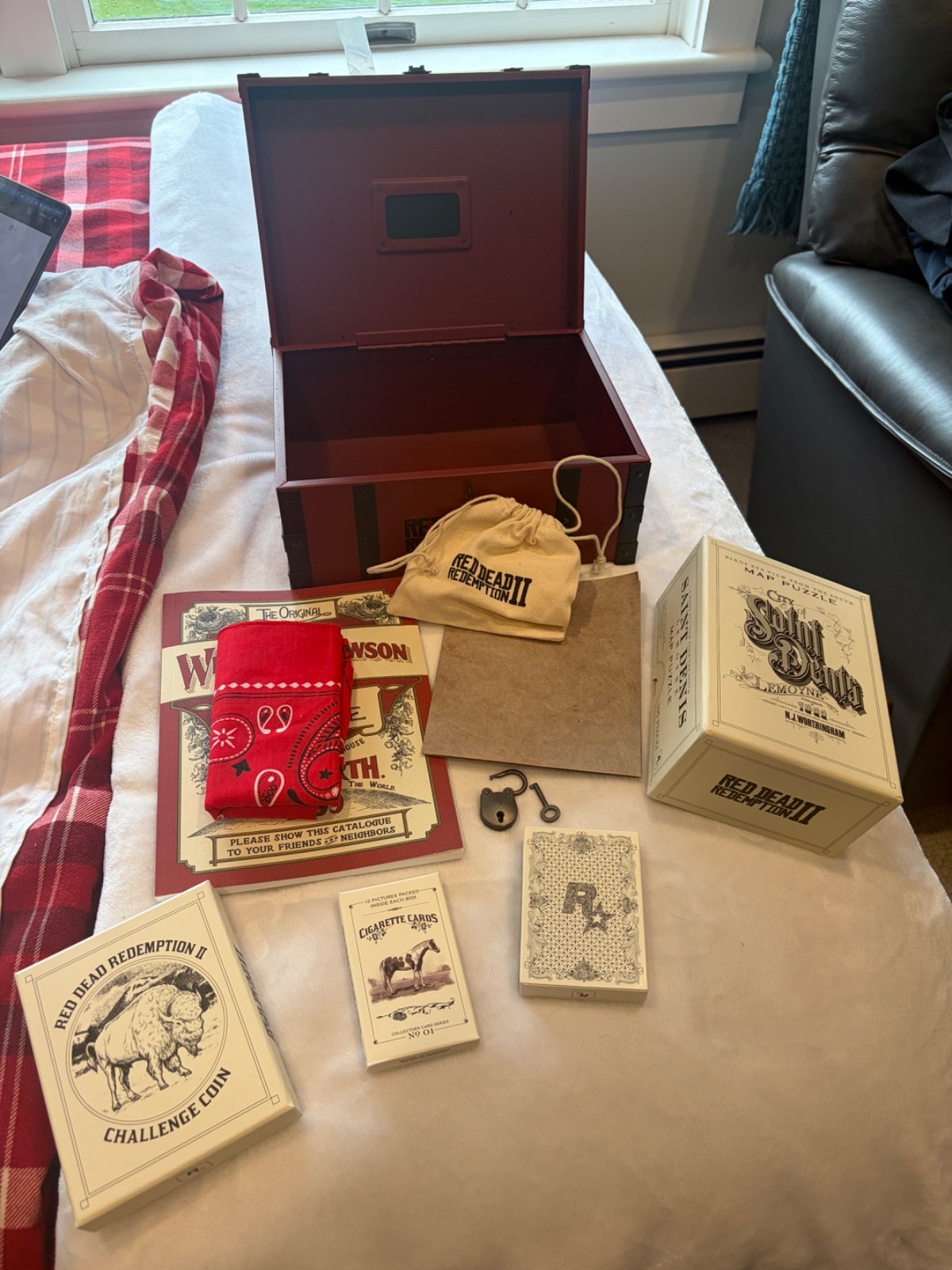 Red Dead Redemption II 2 Collector’s Edition Box Metal Tithing Box Only Lock Key