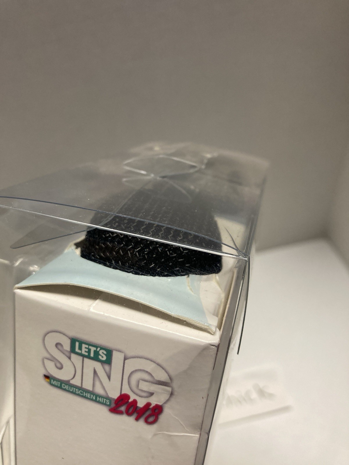 Let’s Sing 2018 German Hits w/ Mics (Damaged) – Nintendo Switch – Brand New!