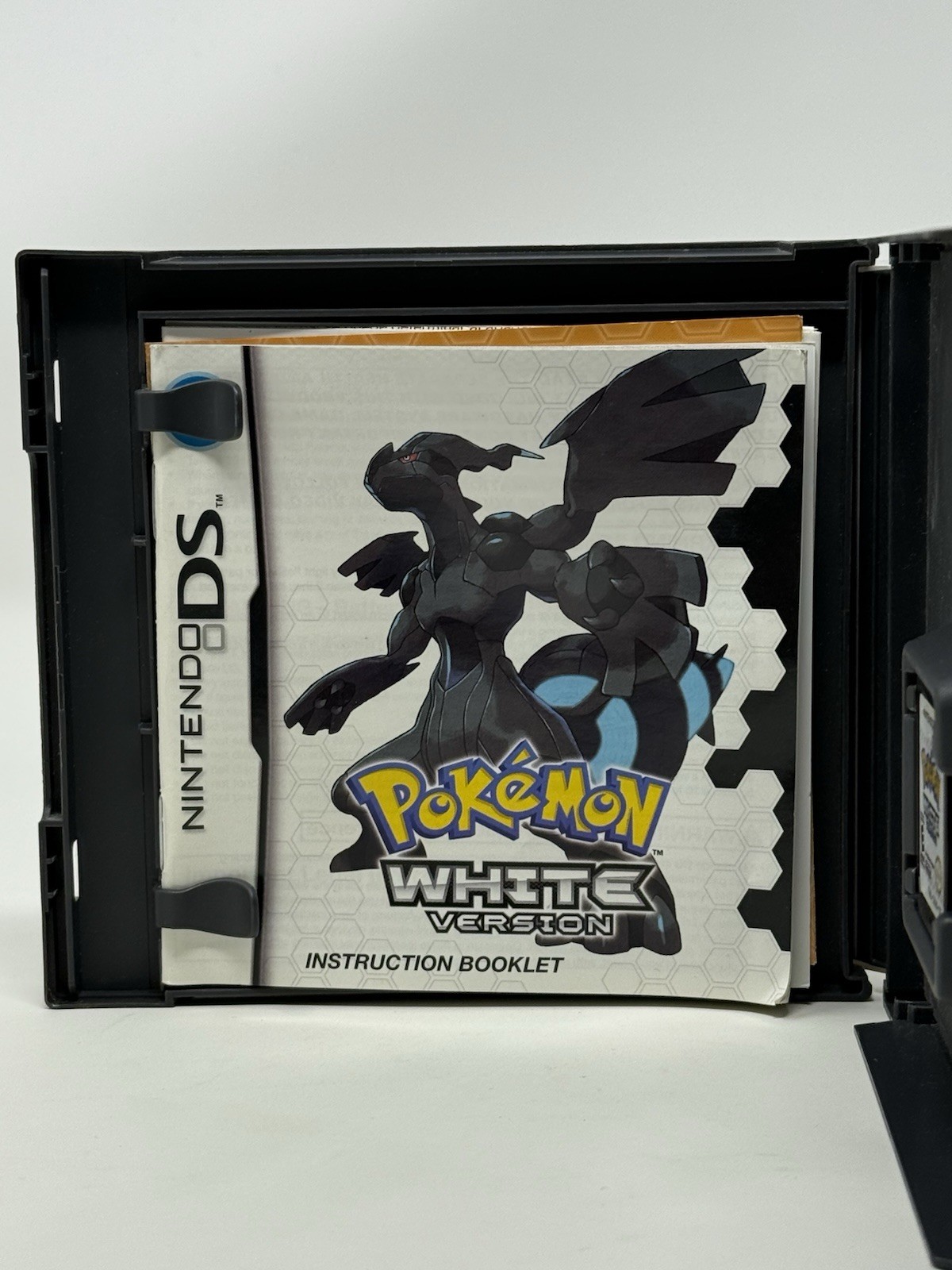 Pokemon White Version Nintendo DS Complete CIB with All Inserts Authentic Tested