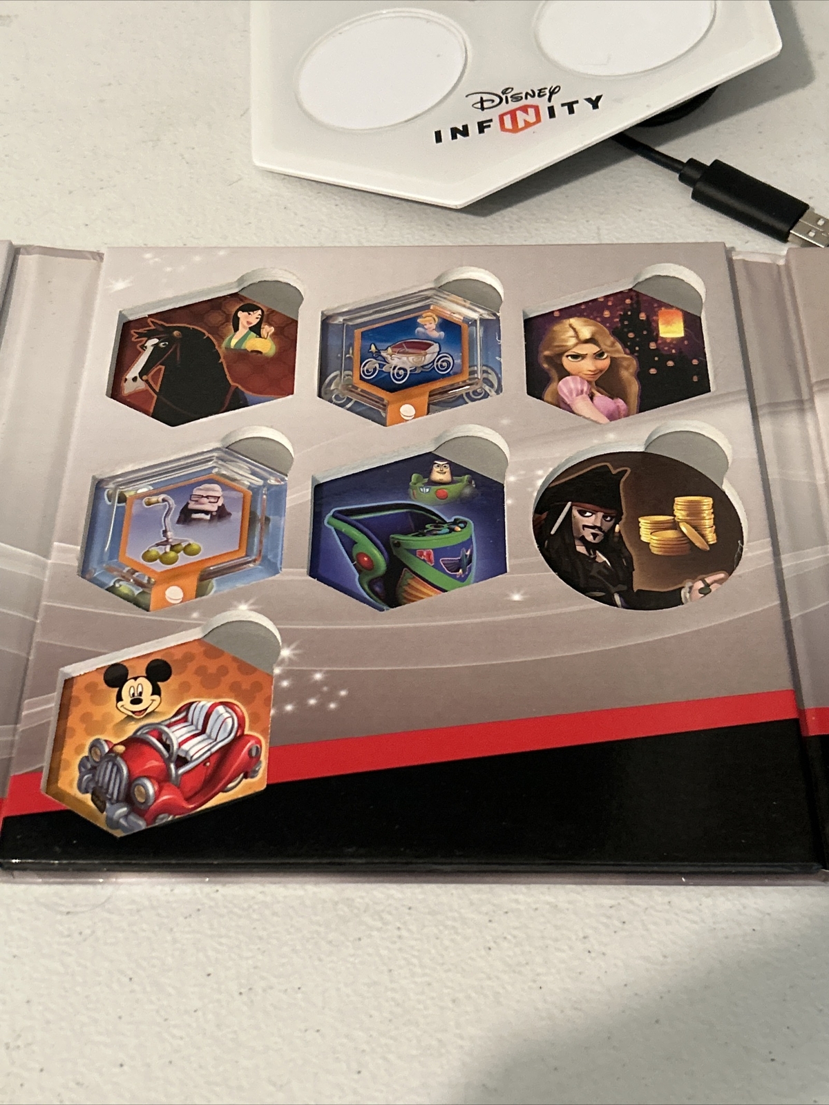 Disney Infinity Microsoft Xbox 360 Video Game Discs And Base Lot
