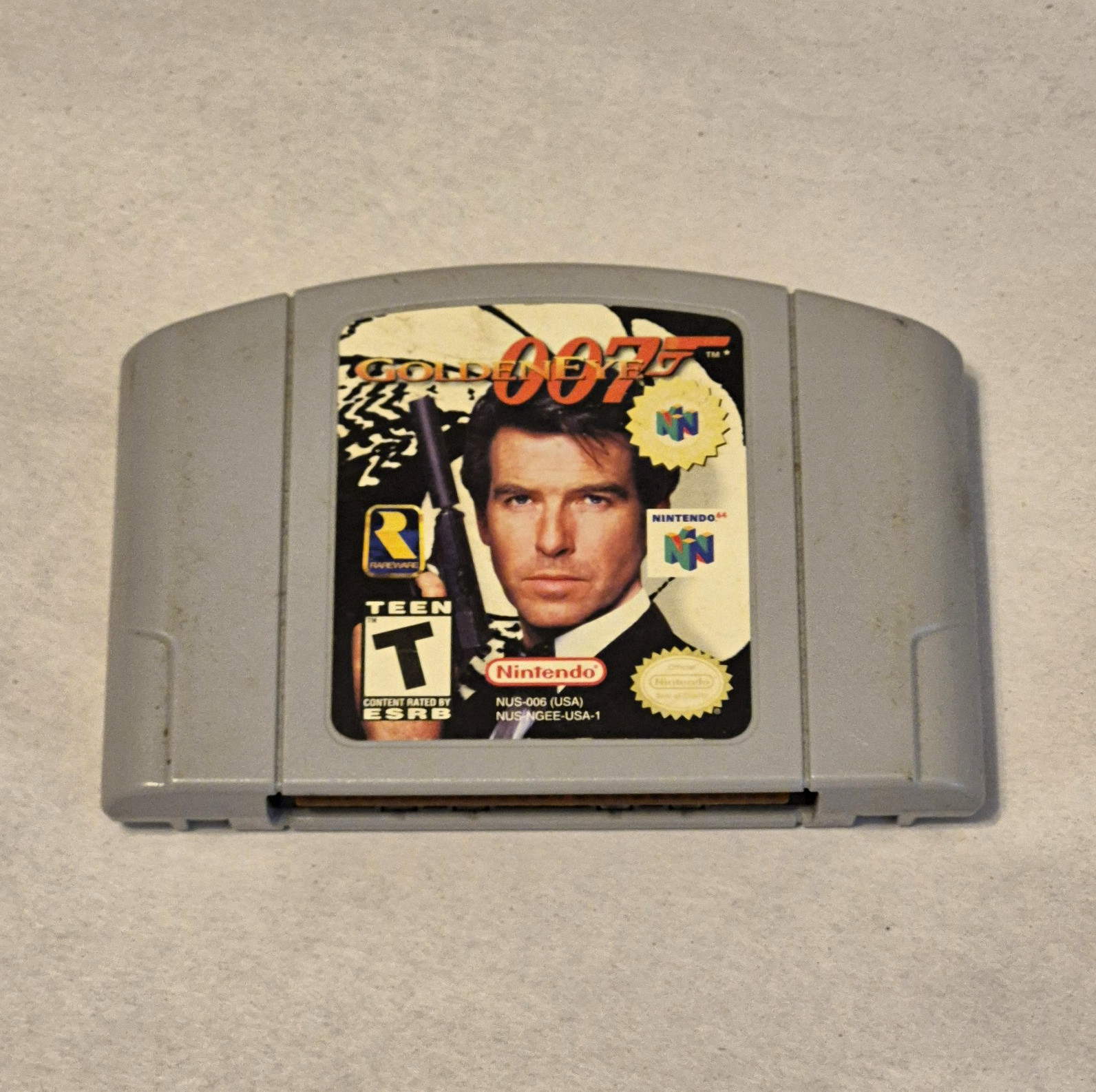 Authentic Nintendo GoldenEye 007 Game Cartridge Nintendo 64 N64 NTSC-U/C Shooter