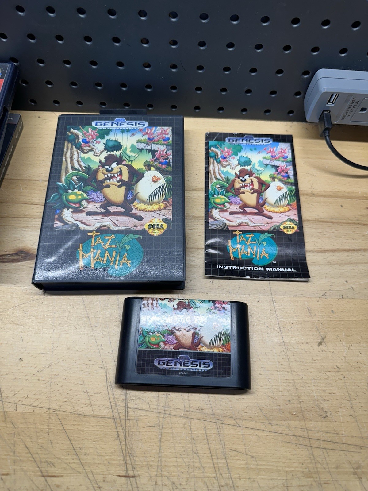 Taz-Mania (Genesis) – Authentic CIB W/ Manual Looney Tunes