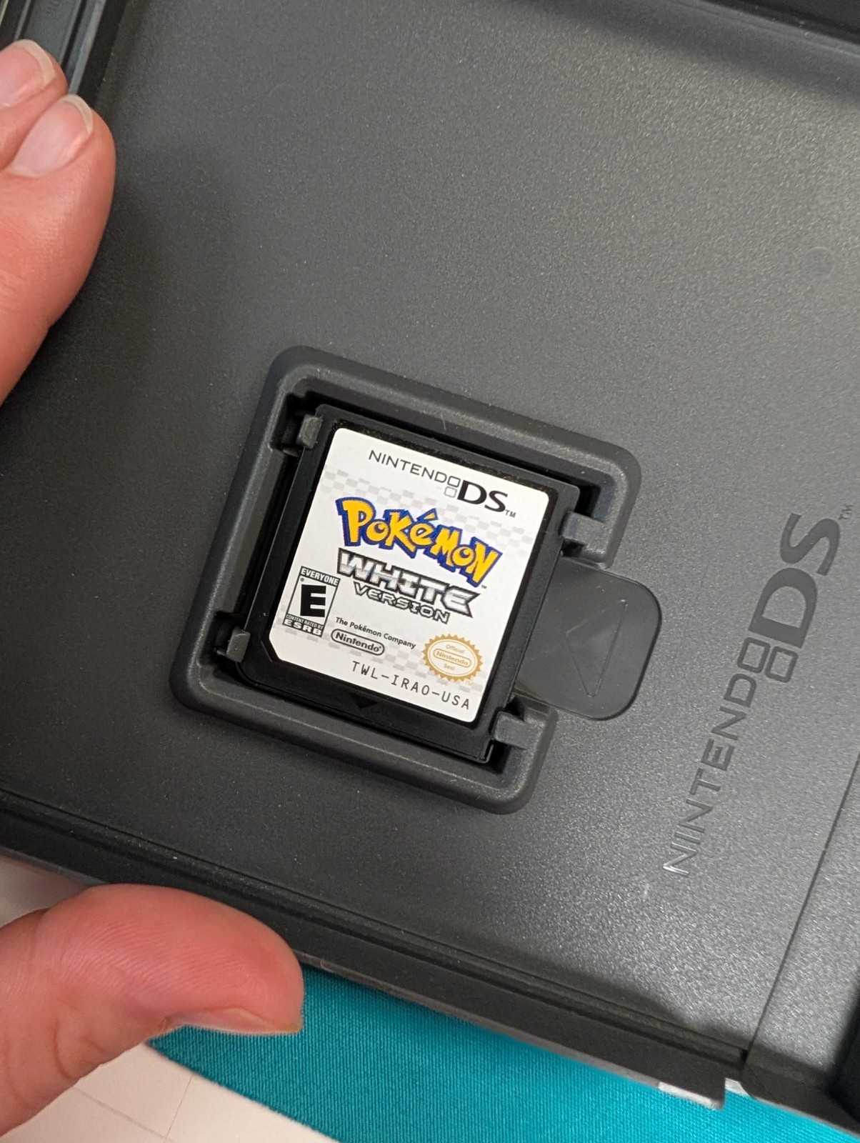Pokemon White Version (Nintendo DS, 2011), AUTHENTIC, COMPLETE IN BOX