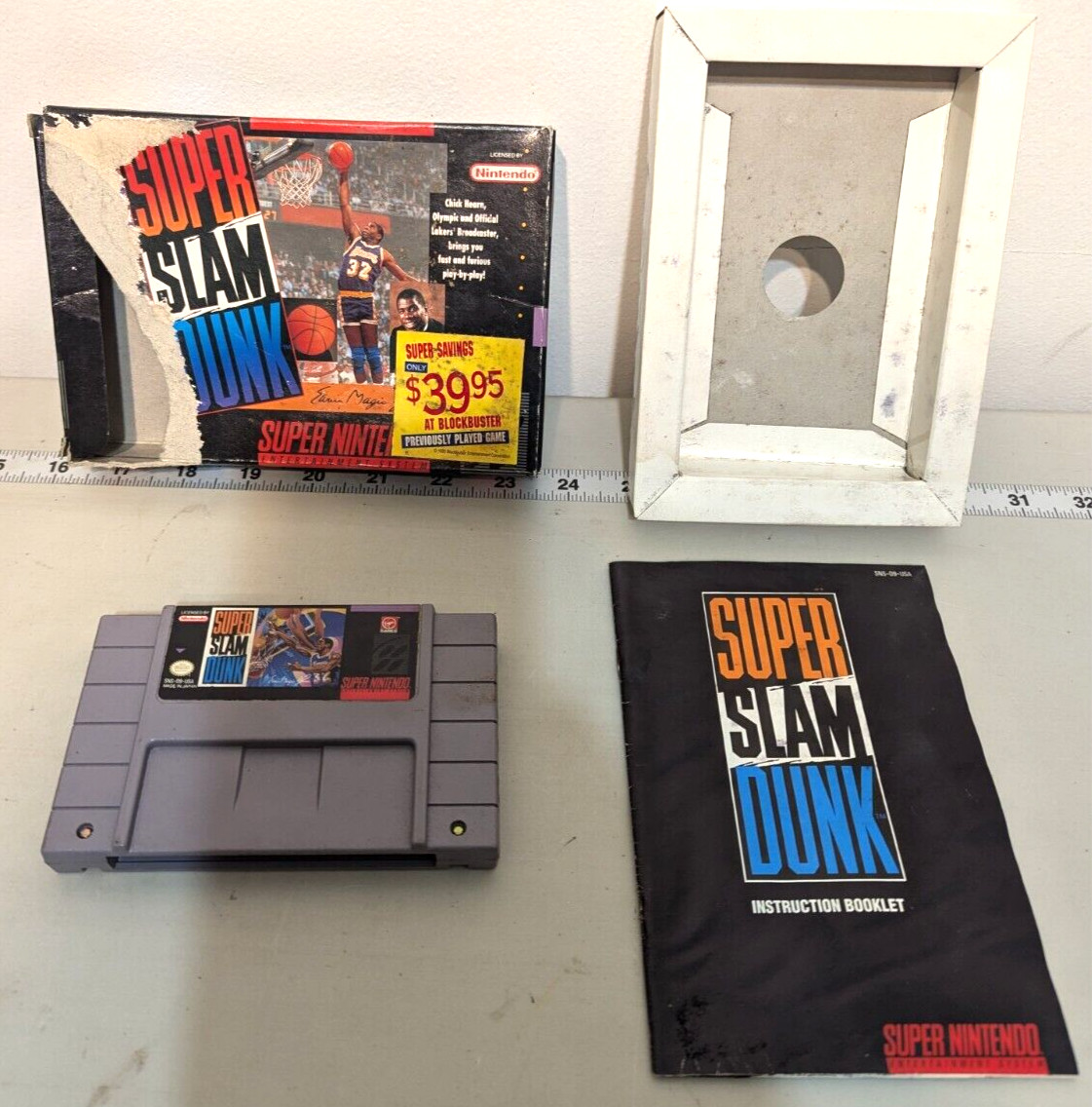 Super Slam Dunk SNES 1993 w Box & Book (water damage to box &book) Game Tested