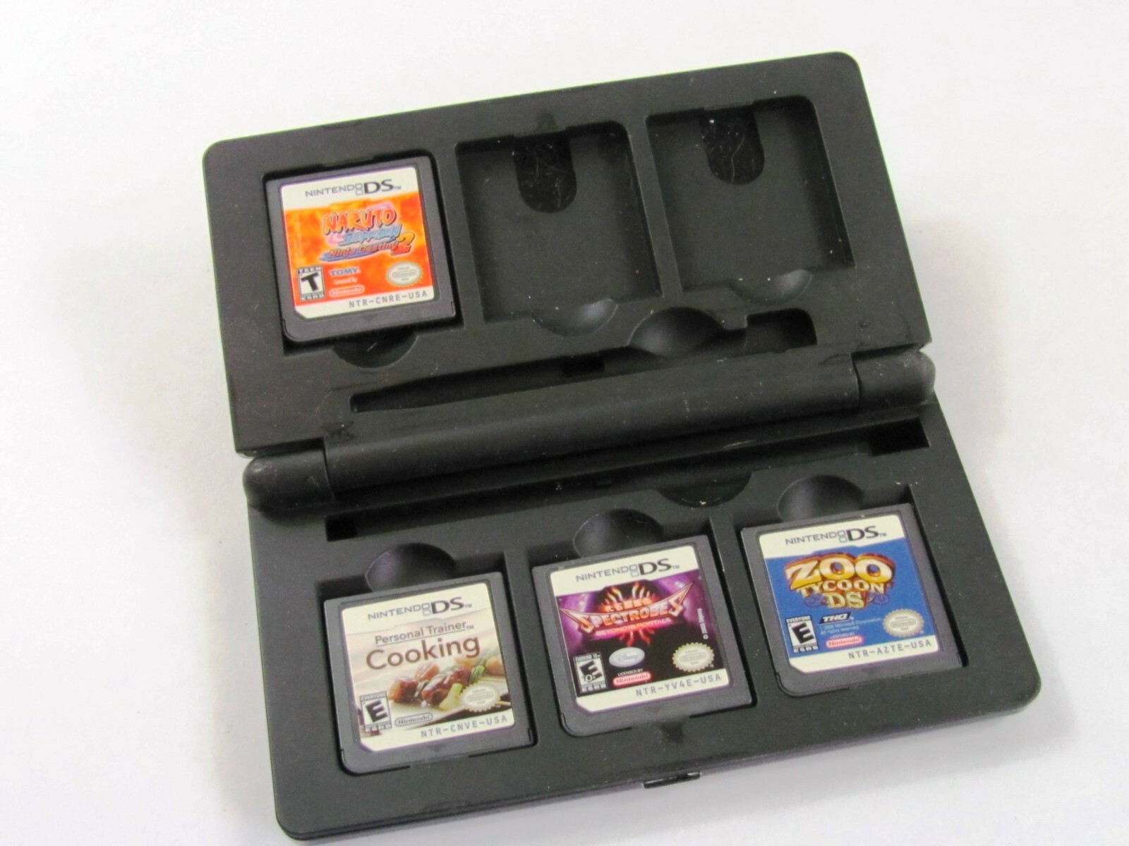 Lot (4) Spectrobes Naruto Zoo Tycoon and Cooking Nintendo DS Cards w Case B241
