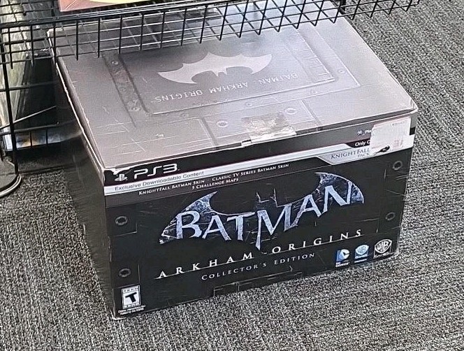 Batman: Arkham Origins Collector’s Edition PS3 2013 Open Box Tara Strong Signed