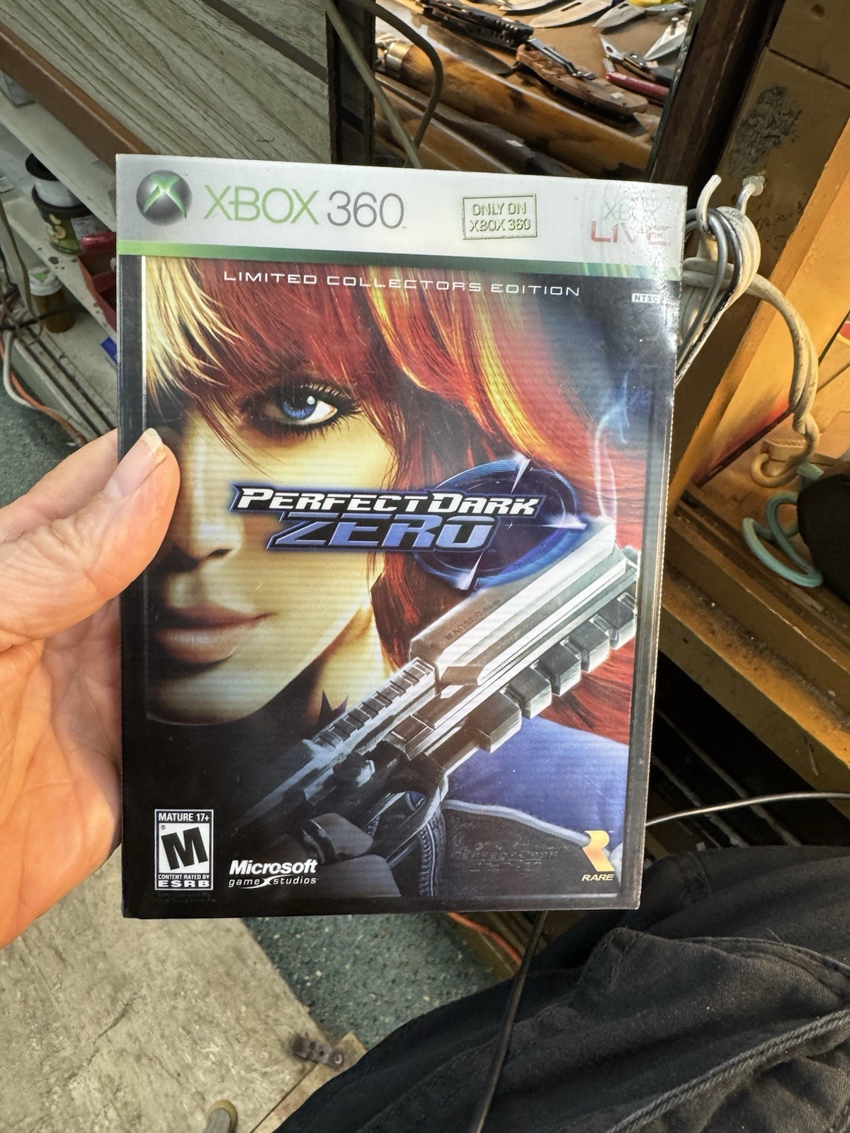 Perfect Dark Zero –Limited Collector’s Edition (Microsoft Xbox 360, 2005)