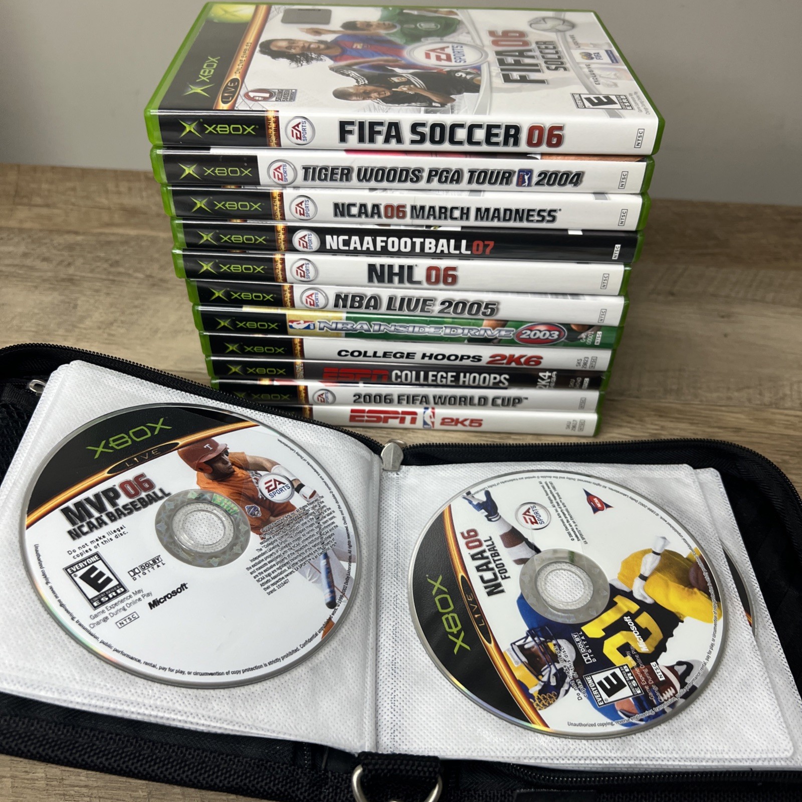 Lot Of 20+ Original Xbox Games some In Box Some Loose Discs – Comes With Case