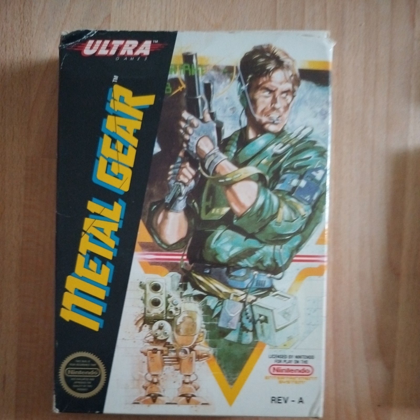 NES Metal Gear Box and Game. No Manual. in Very good condition.