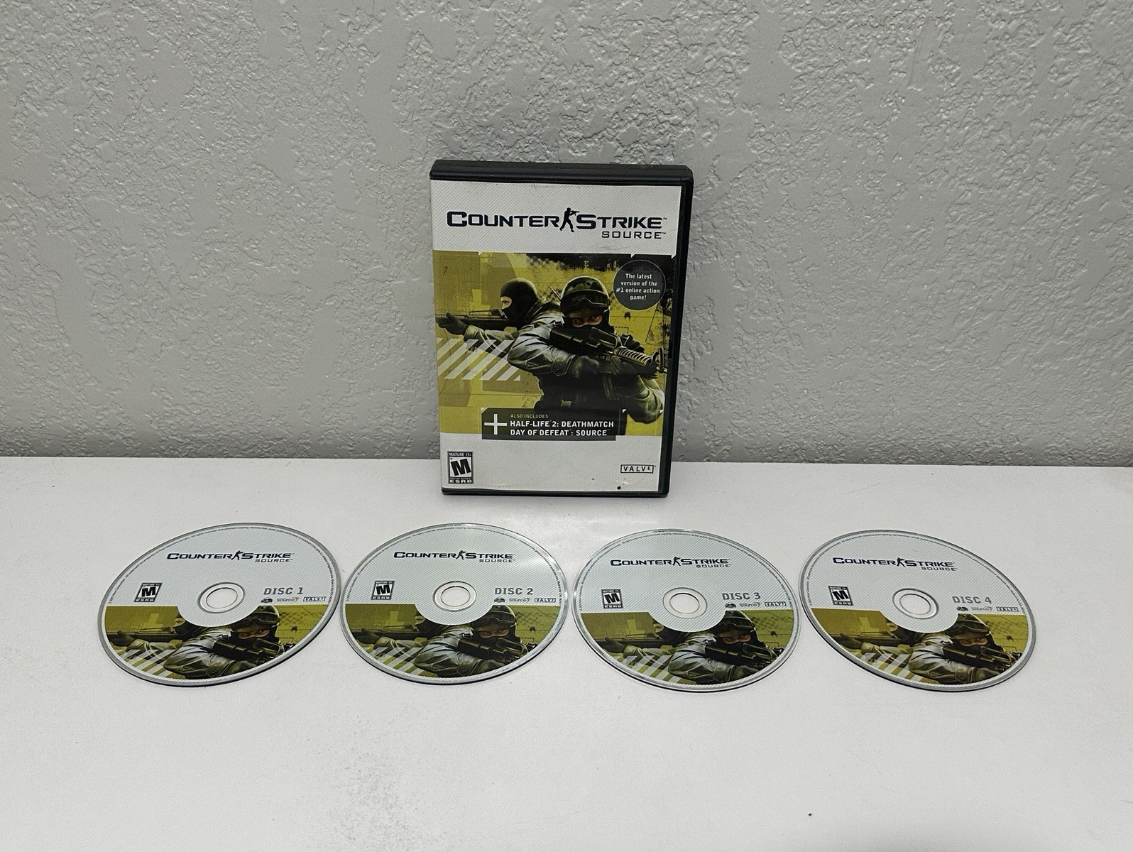 Valve Counter-Strike: Source PC Shooter M 2004 w/ HL2 Deathmatch, DoD Source
