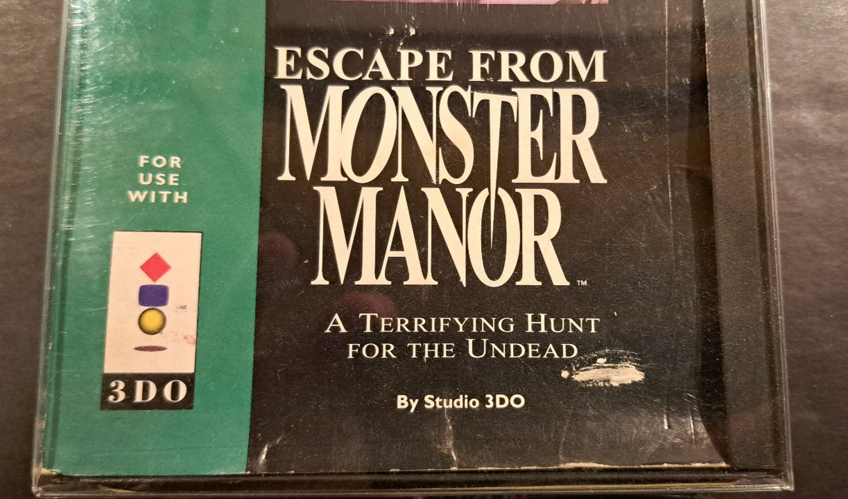Panasonic 3DO: Escape from Monster Manor – Case and Disc