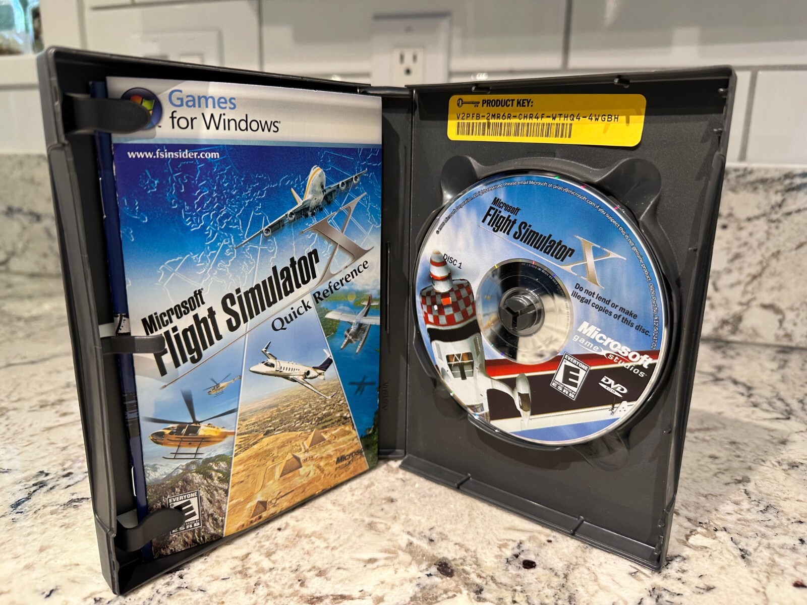 MICROSOFT Flight Simulator X (PC, 2006) Plane Aviation Game Complete 2 Disc EUC