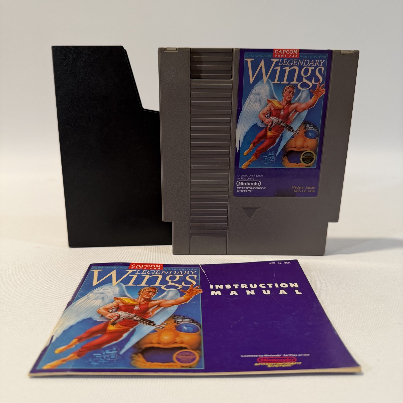 Legendary Wings NES Capcom Shoot Em Up Action Arcade Video Game Manual Included