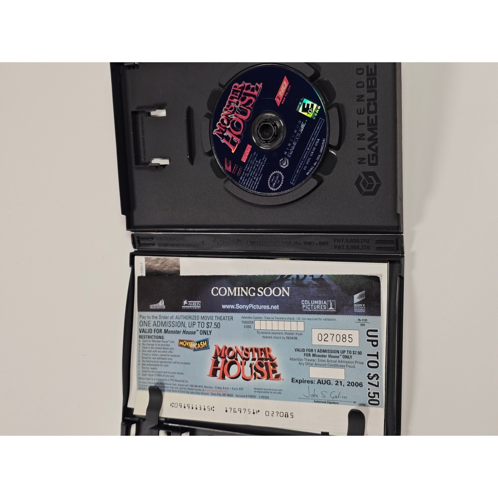 Monster House Nintendo GameCube 2006 THQ Action Adventure Game with Movie Ticket